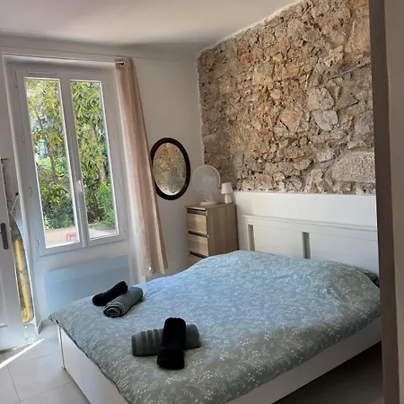 Bastide, *