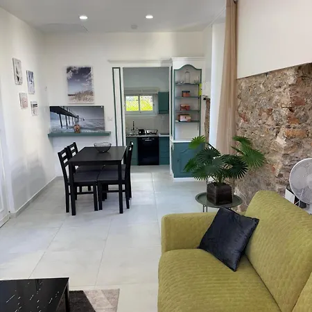 Bastide, * Cannes